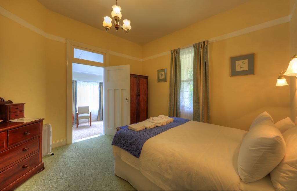 Acacia Bed And Breakfast 셰필드 객실 사진